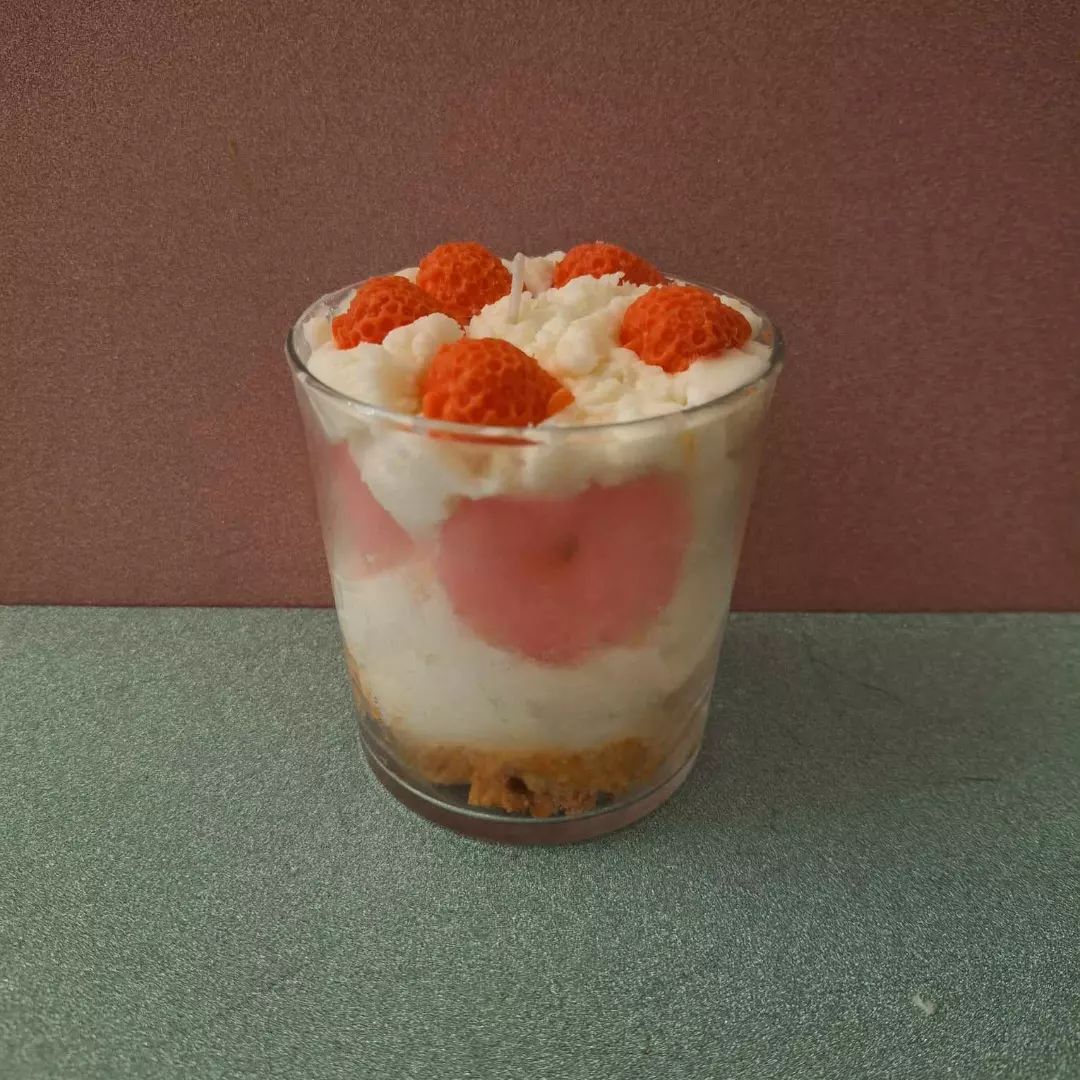 Αρωματικό Κερί Strawberry Addiction με Άρωμα Φράουλας & Donut